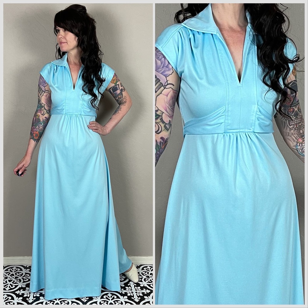 Vintage 1970s Blue Collared Short Sleeve A-line Dress